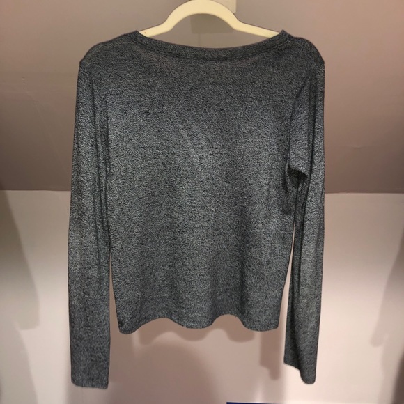 basic long sleeve - Picture 2 of 2